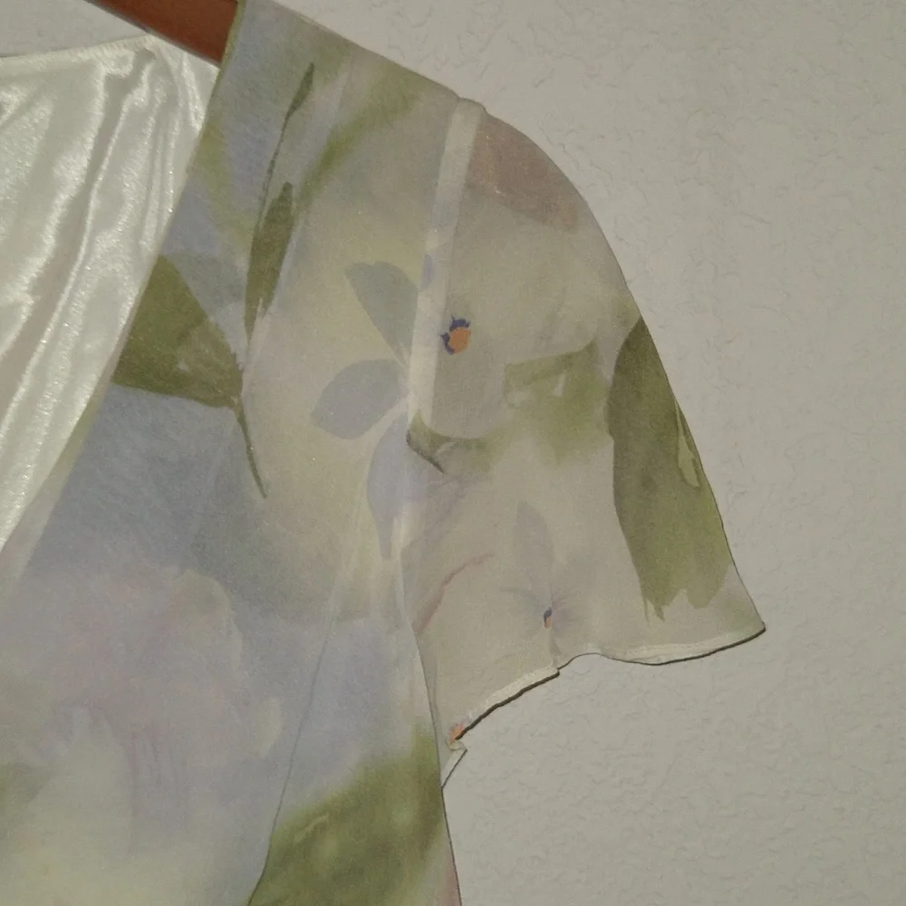 Liz Claiborne VTG Dreamy delicate,8, flutter sleeve - Picture 4 of 13